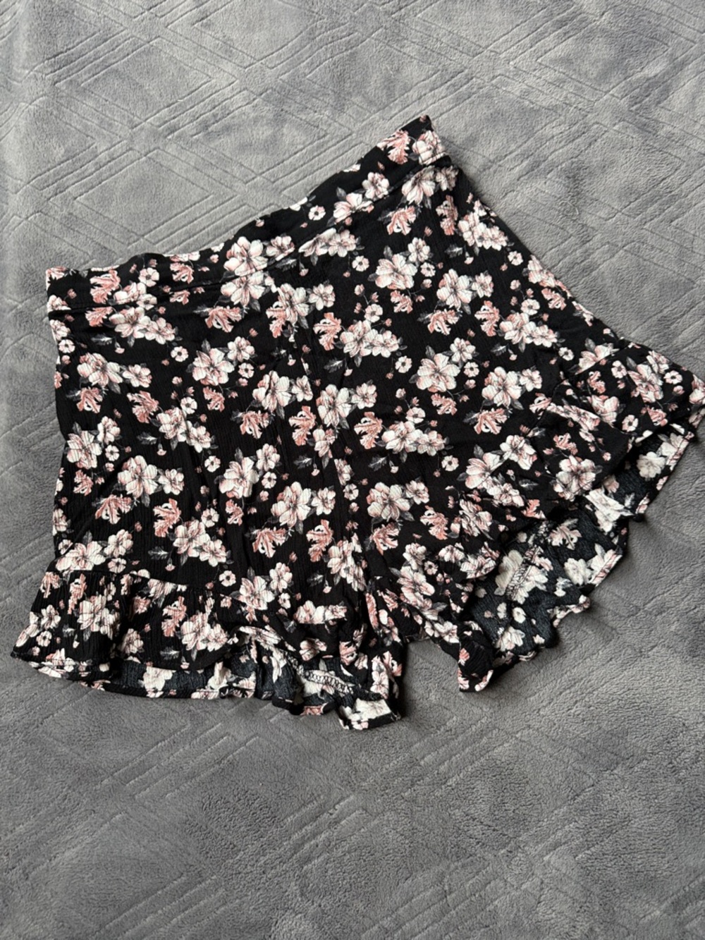 Aeropostale Ruffle Floral Black Pink Shorts Small Flowers